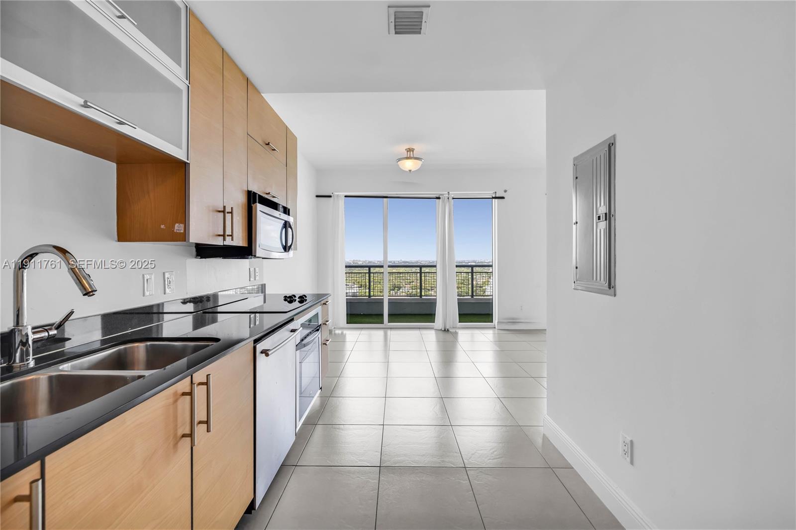 60 SW 13th St #2119, Miami FL 33130