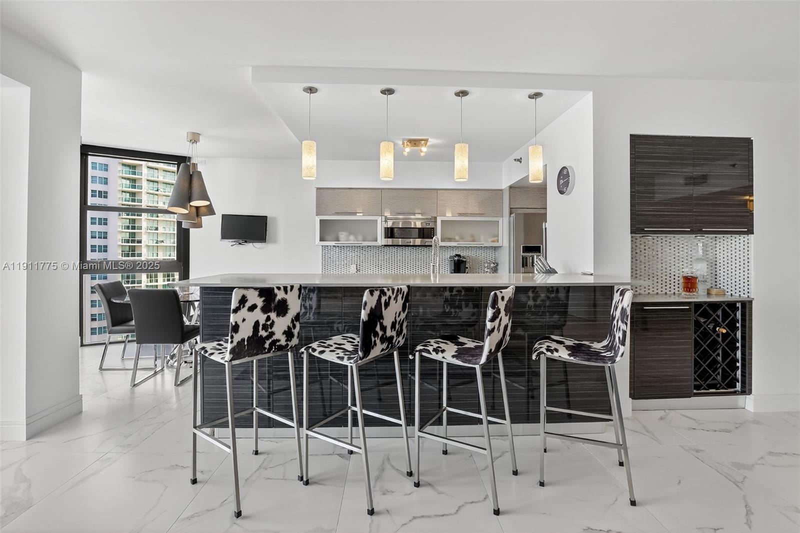 20281 E Country Club Dr #1704, Aventura FL 33180