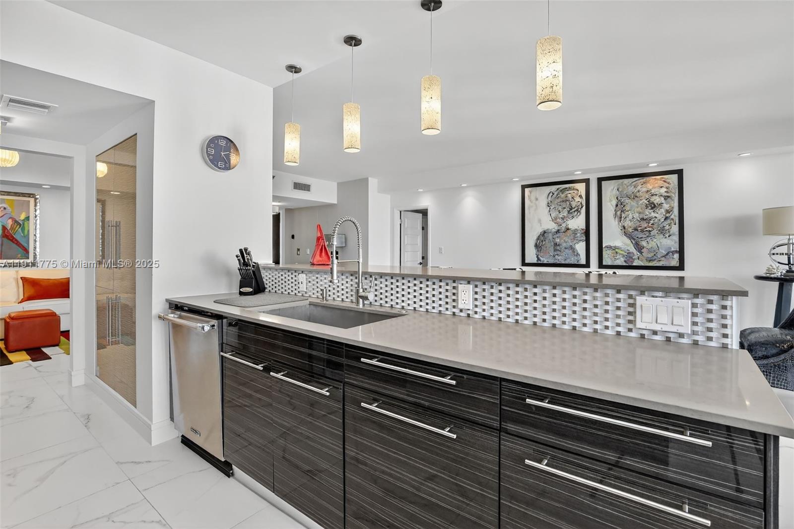 20281 E Country Club Dr #1704, Aventura FL 33180