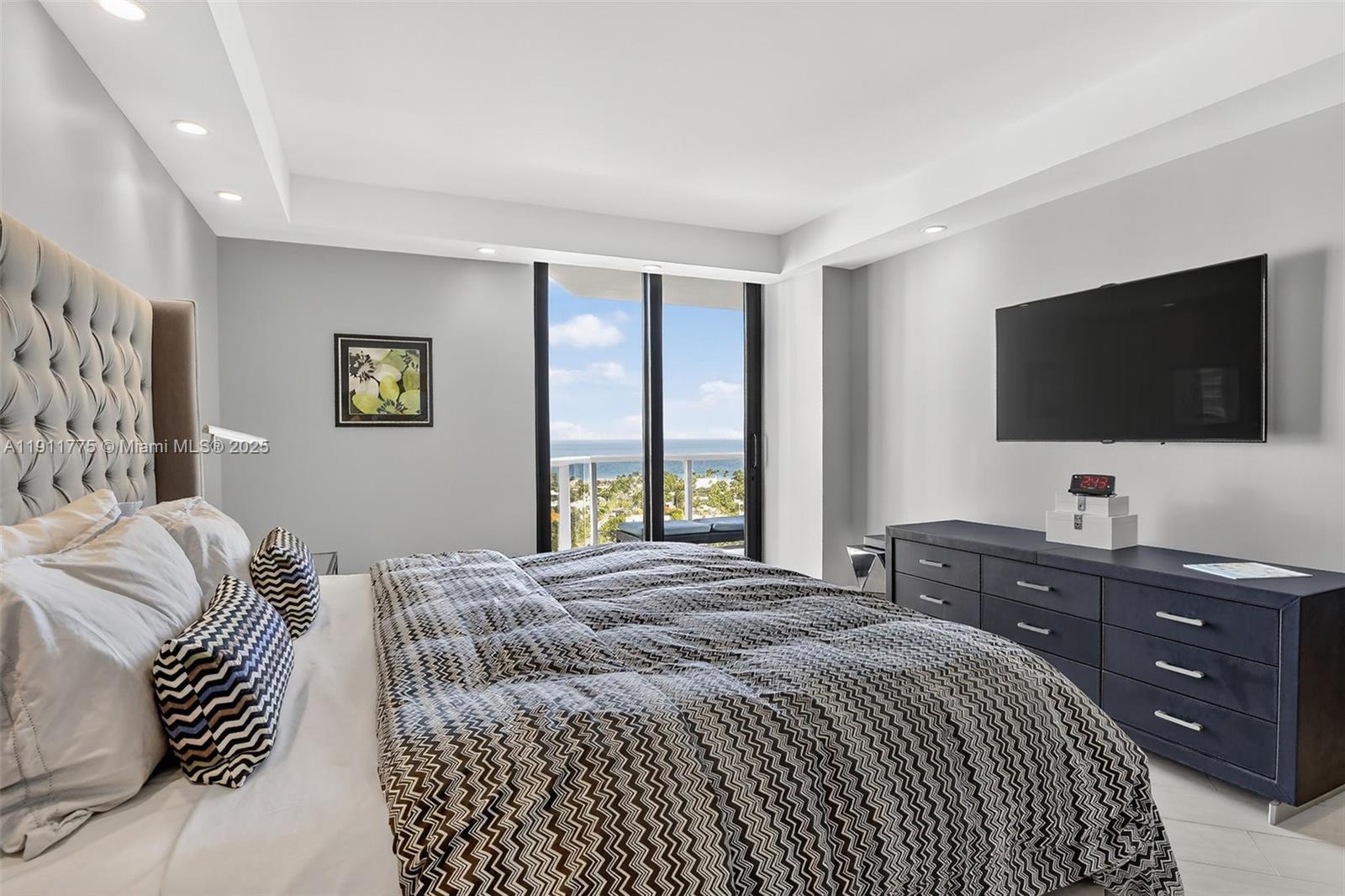 20281 E Country Club Dr #1704, Aventura FL 33180