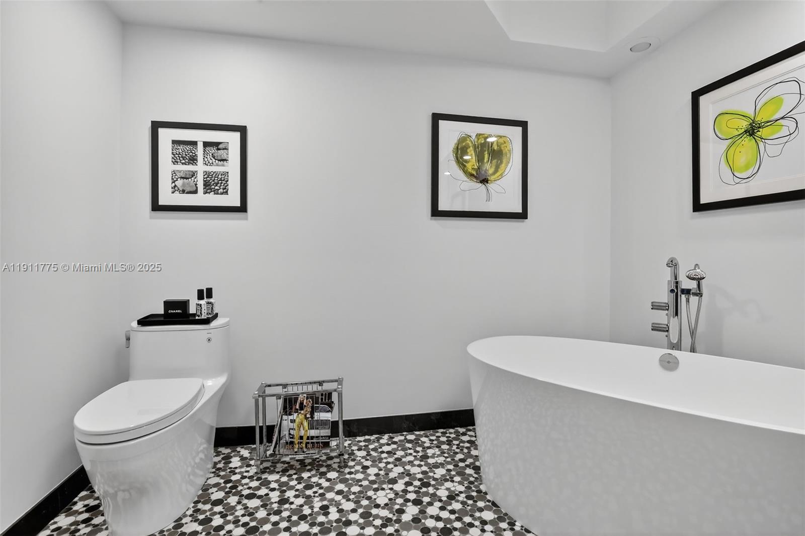 20281 E Country Club Dr #1704, Aventura FL 33180