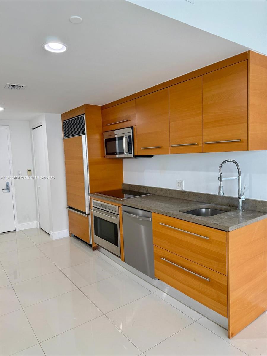 495 Brickell Ave #4408, Miami FL 33131
