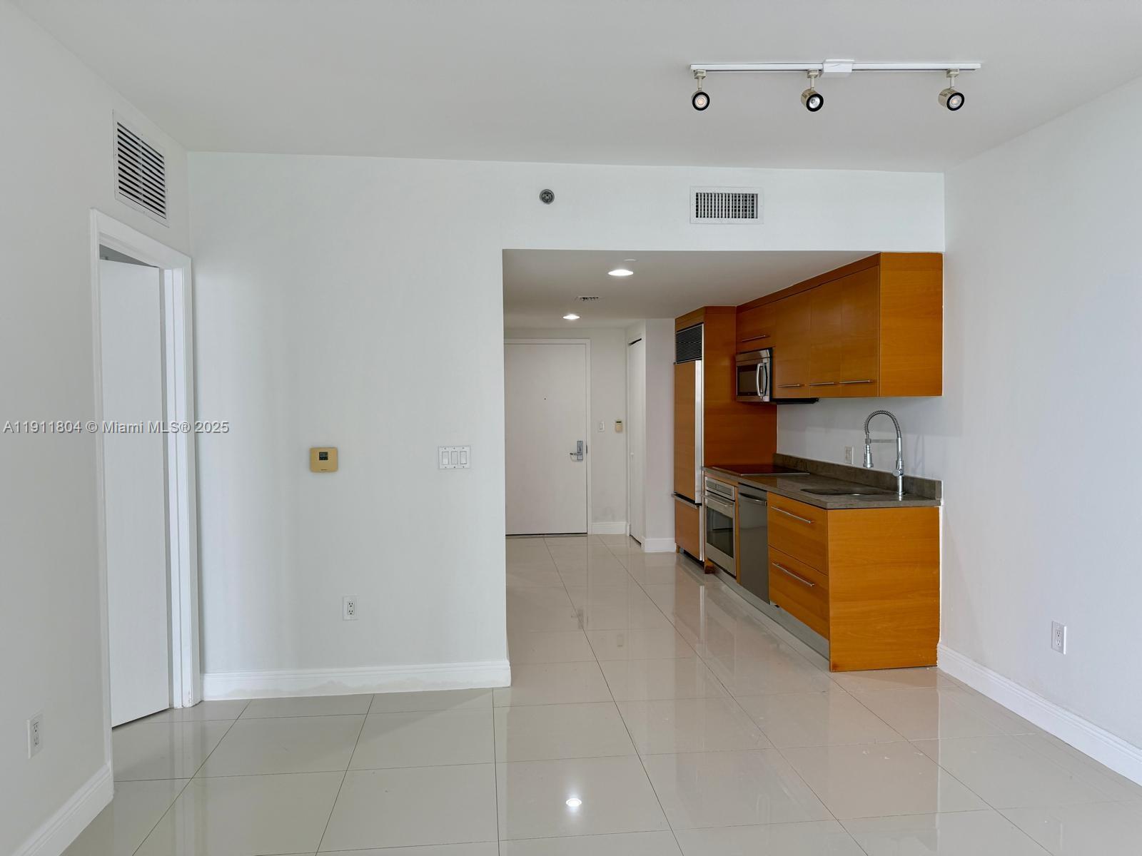 495 Brickell Ave #4408, Miami FL 33131