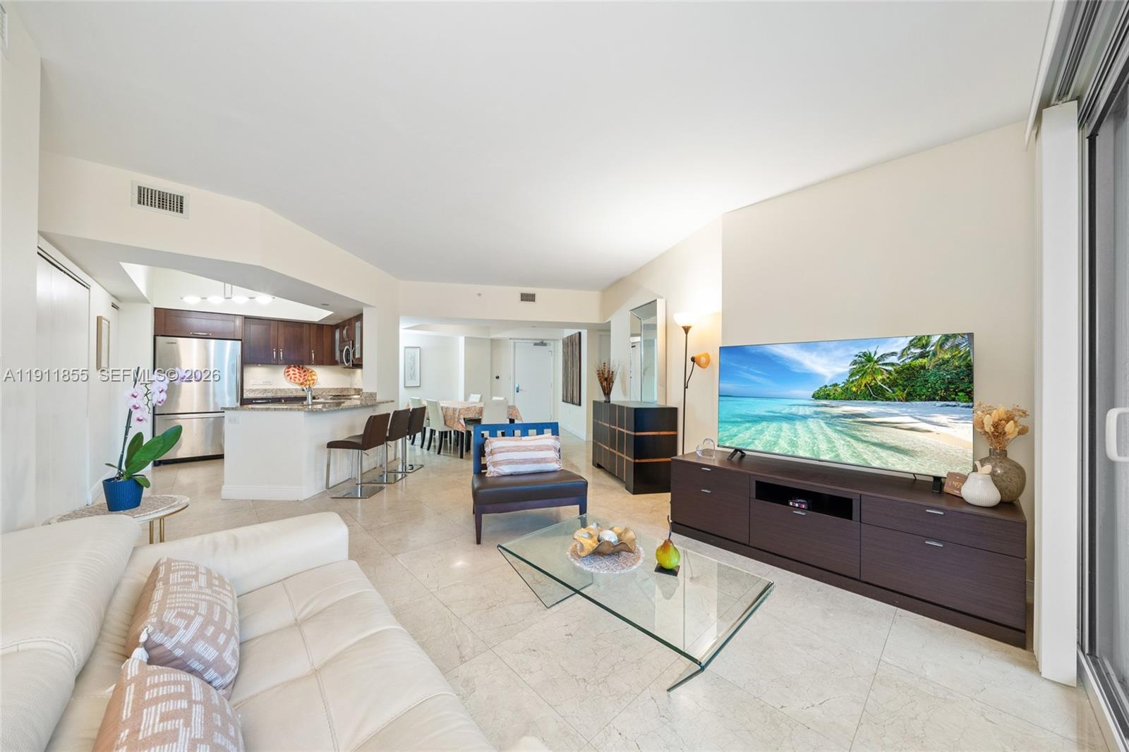 19900 E Country Club Dr #816, Aventura FL 33180