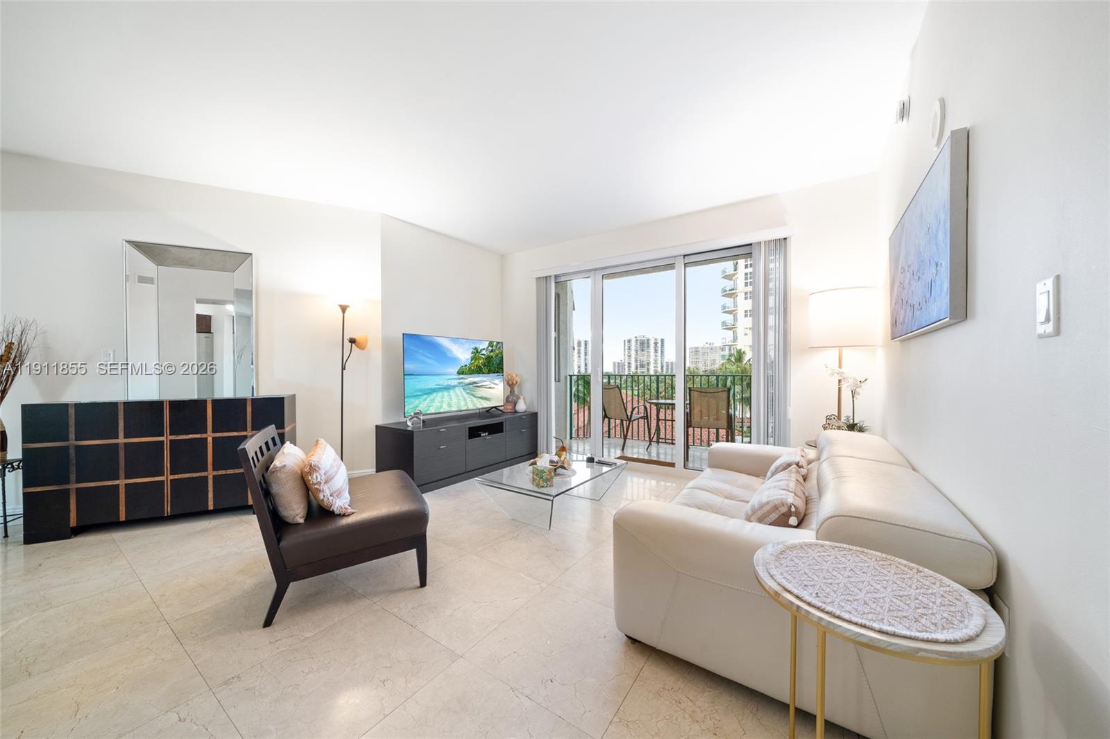 19900 E Country Club Dr #816, Aventura FL 33180