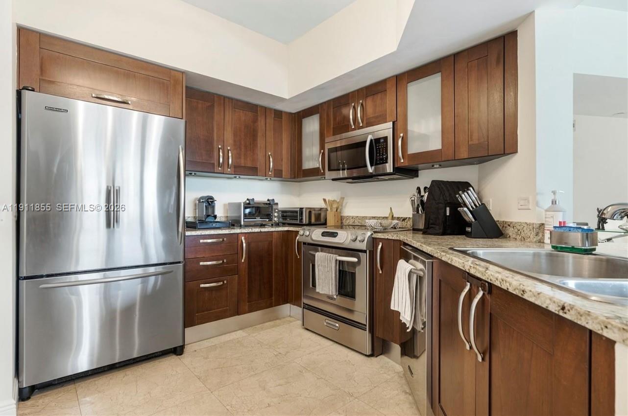 19900 E Country Club Dr #816, Aventura FL 33180