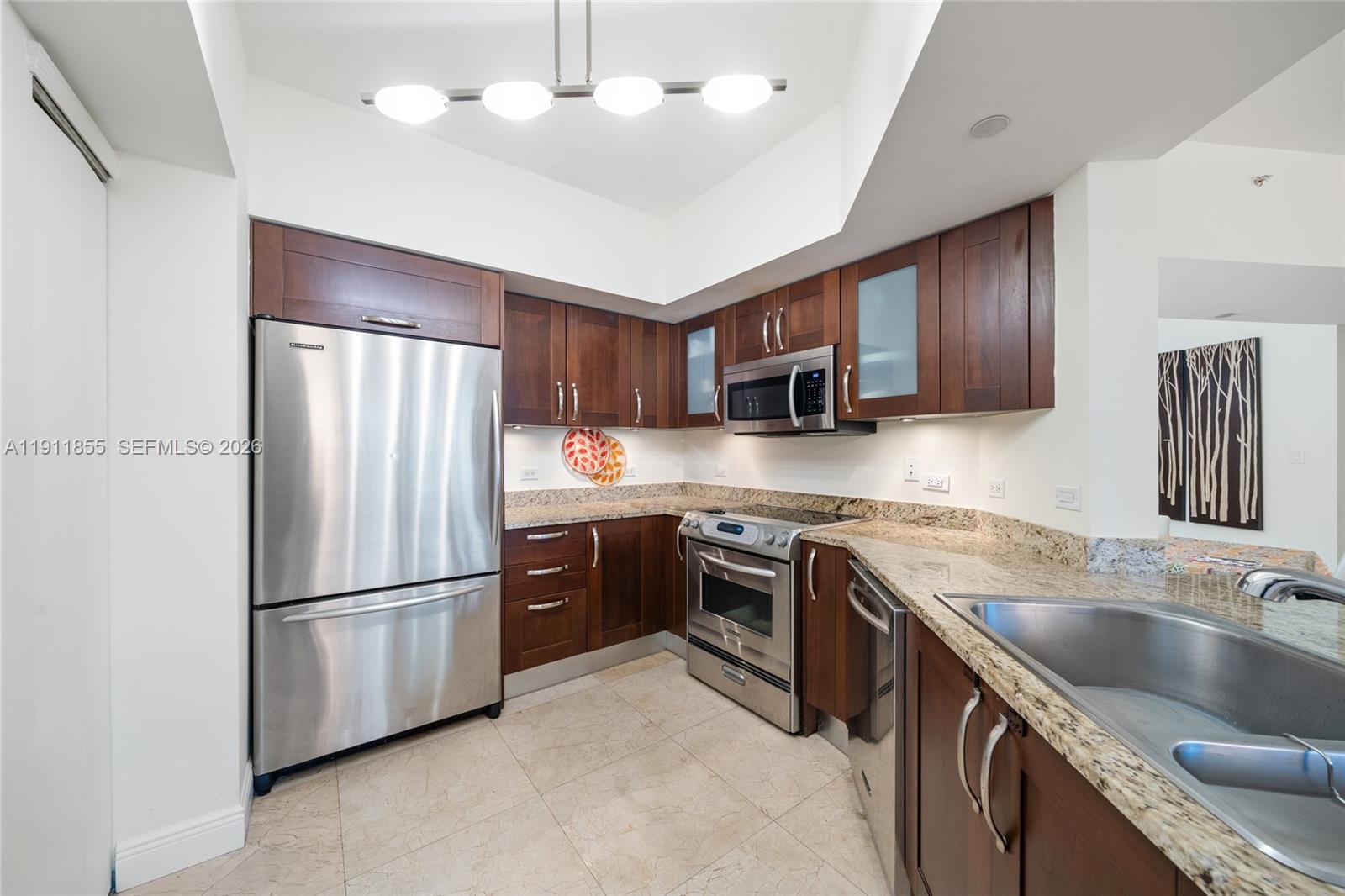 19900 E Country Club Dr #816, Aventura FL 33180