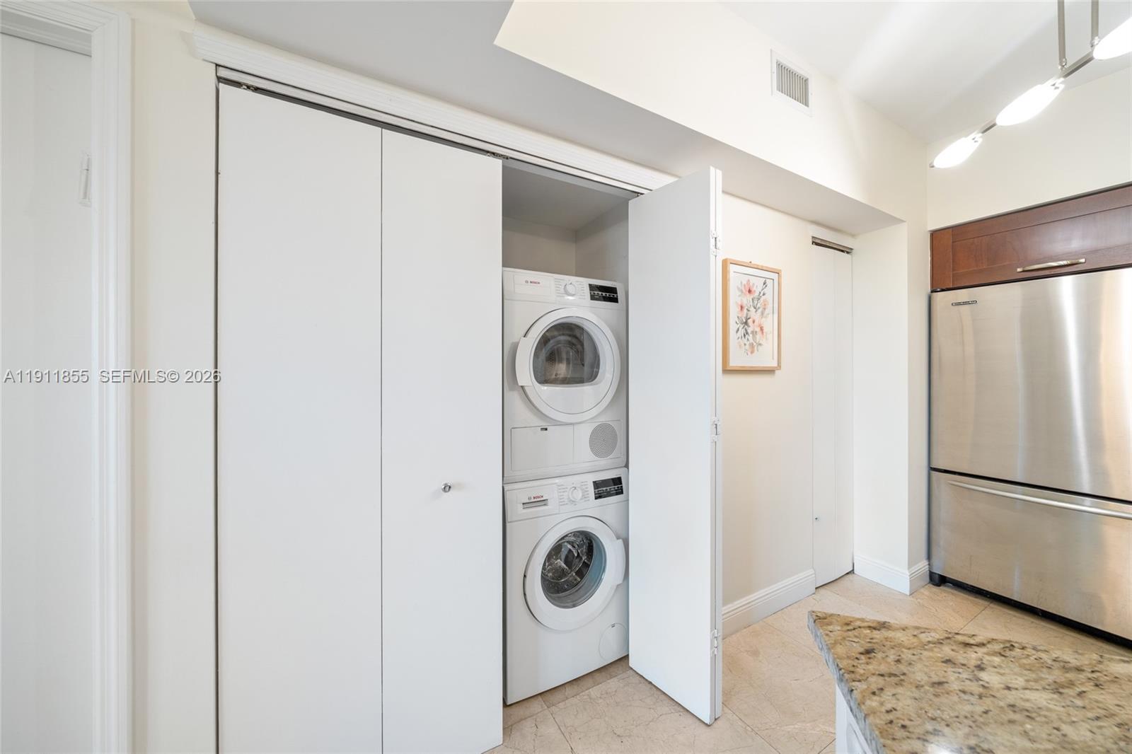 19900 E Country Club Dr #816, Aventura FL 33180