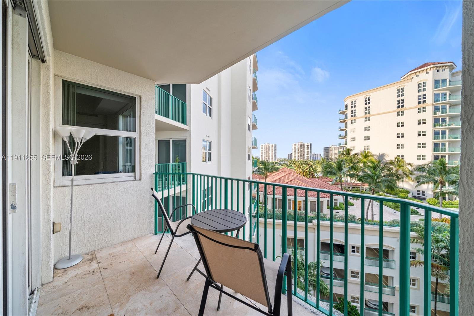 19900 E Country Club Dr #816, Aventura FL 33180