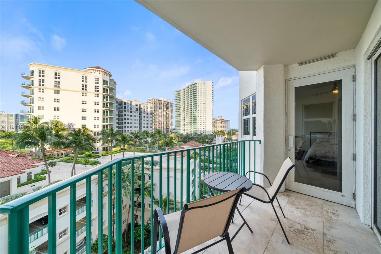19900 E Country Club Dr #816, Aventura FL 33180
