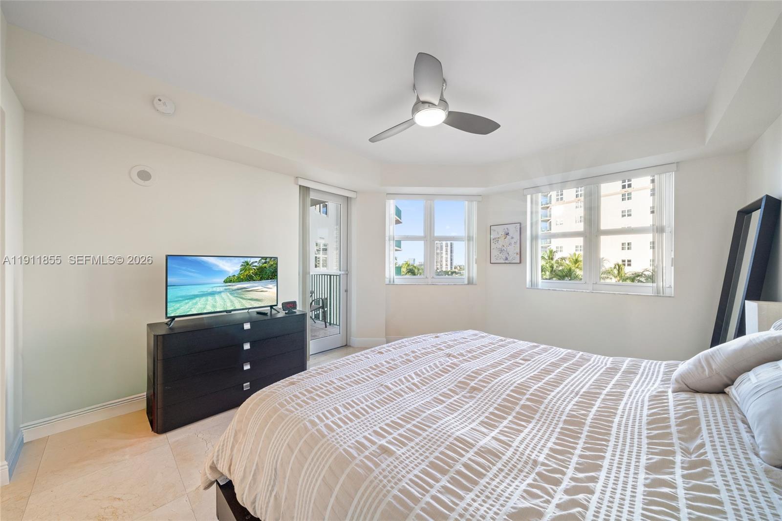 19900 E Country Club Dr #816, Aventura FL 33180