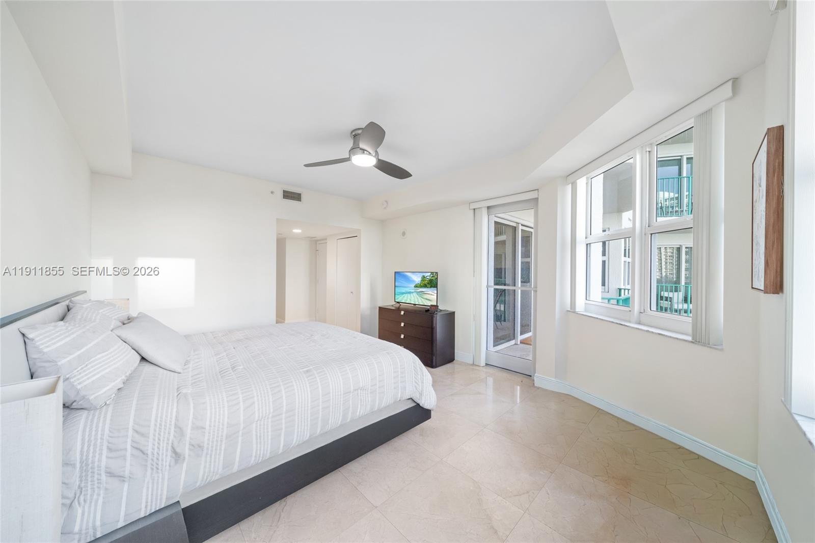 19900 E Country Club Dr #816, Aventura FL 33180