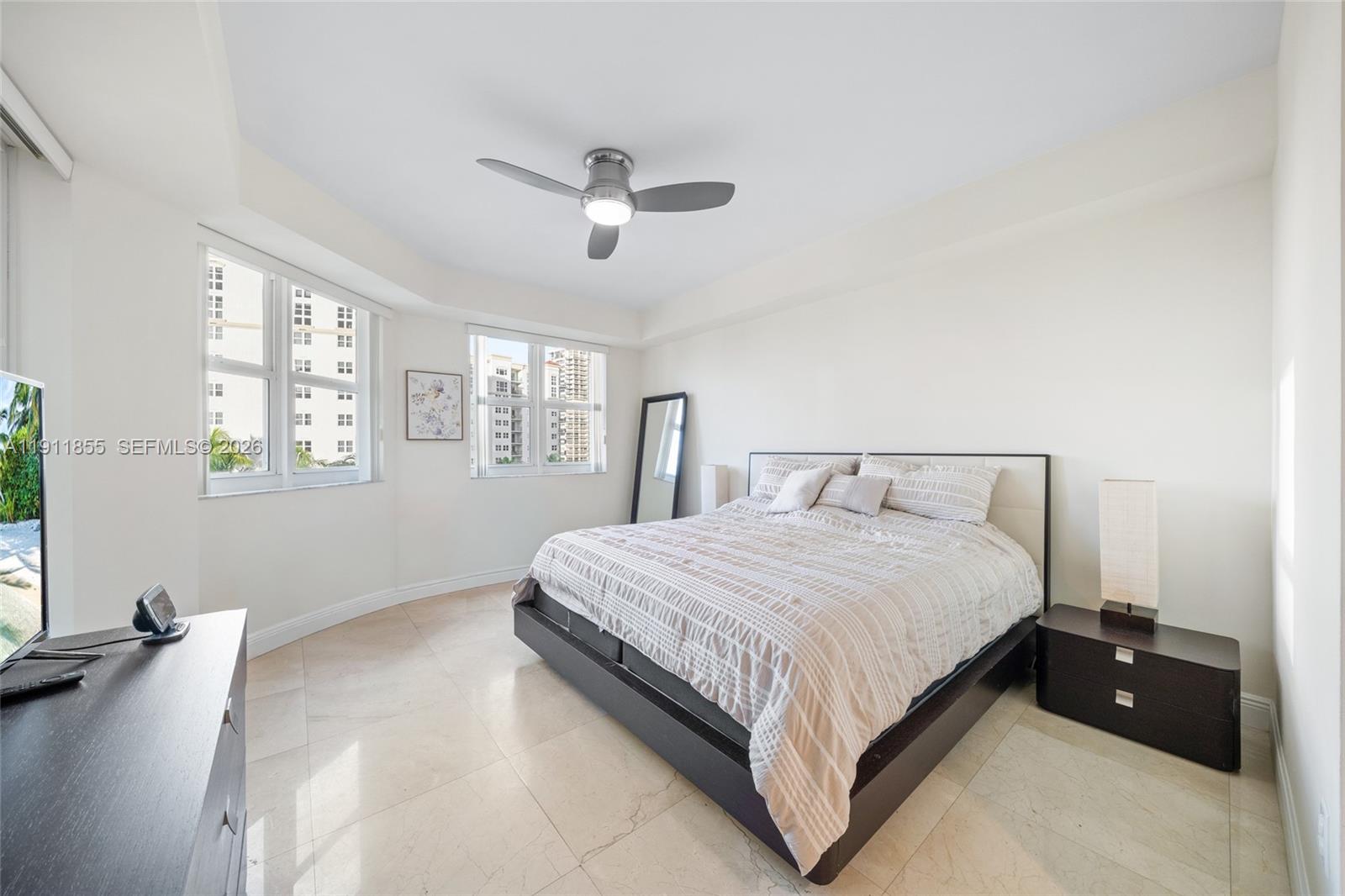 19900 E Country Club Dr #816, Aventura FL 33180