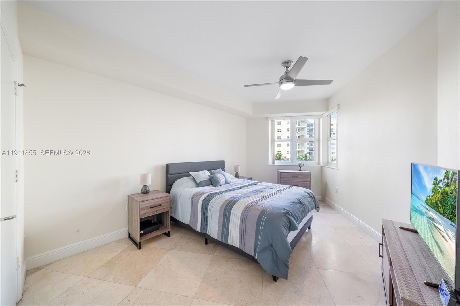 19900 E Country Club Dr #816, Aventura FL 33180