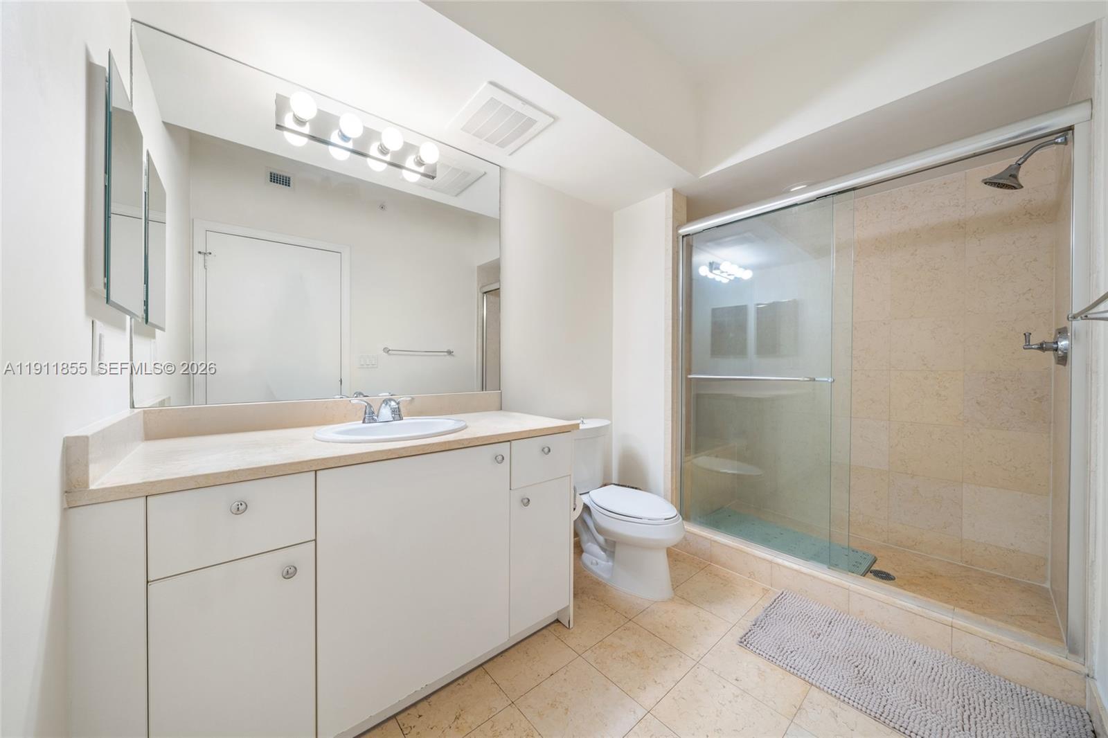 19900 E Country Club Dr #816, Aventura FL 33180