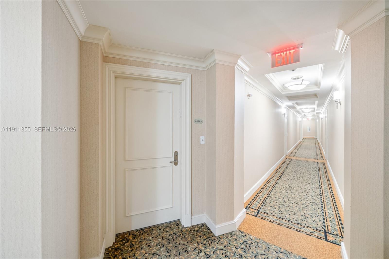 19900 E Country Club Dr #816, Aventura FL 33180