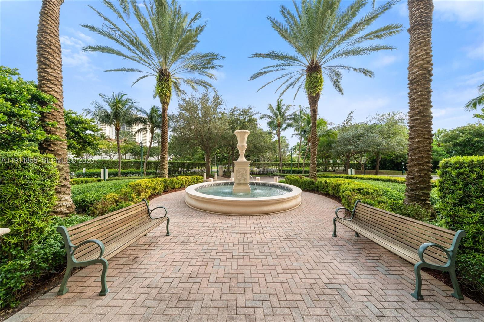 19900 E Country Club Dr #816, Aventura FL 33180