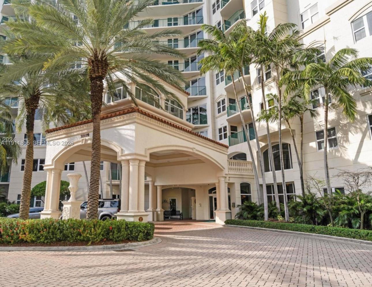 19900 E Country Club Dr #816, Aventura FL 33180