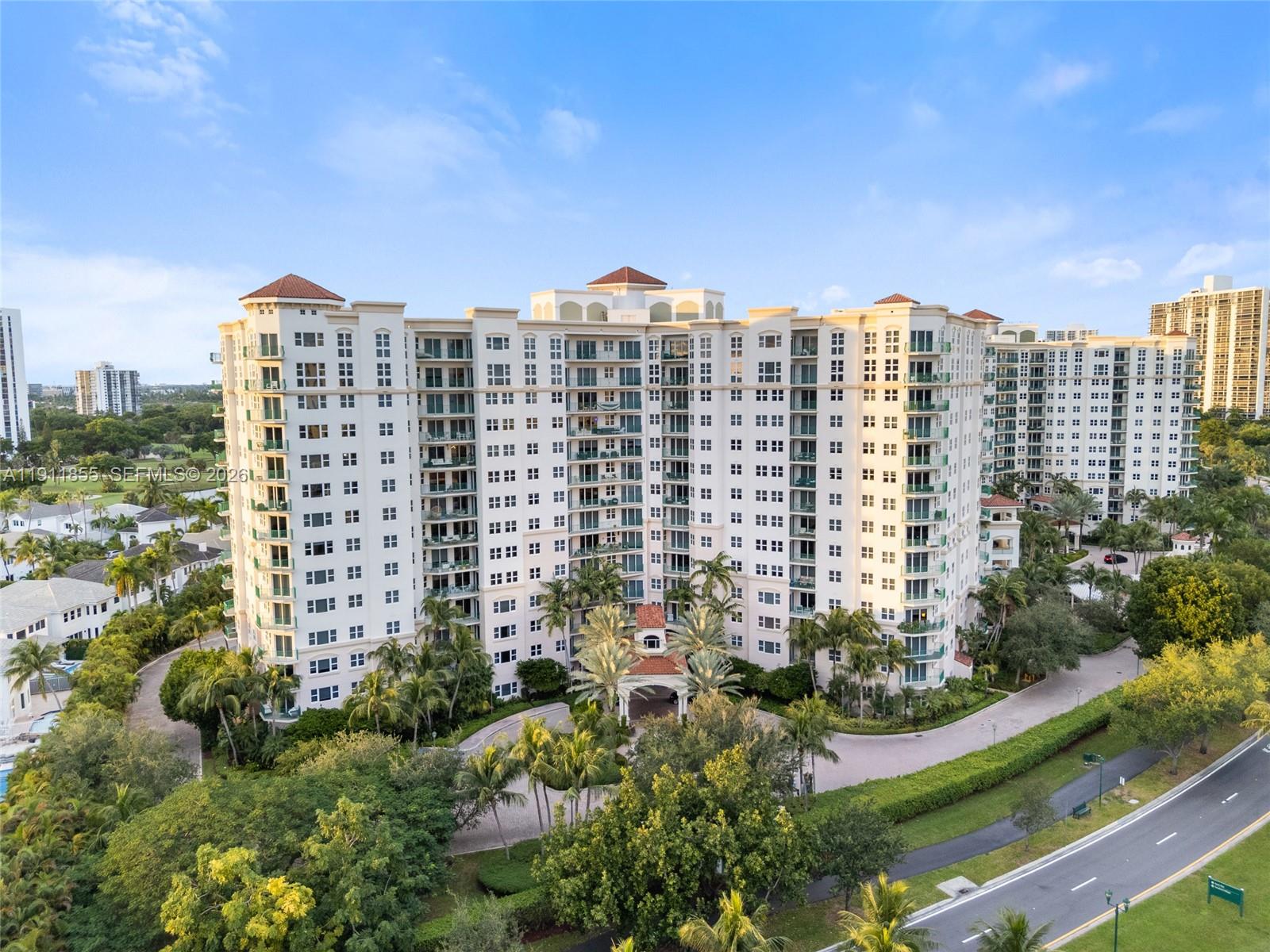 19900 E Country Club Dr #816, Aventura FL 33180