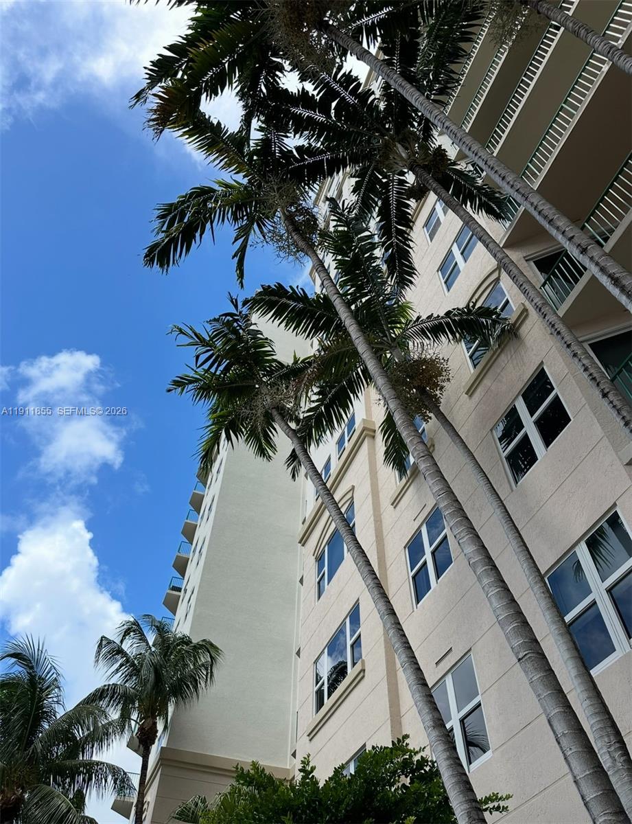 19900 E Country Club Dr #816, Aventura FL 33180