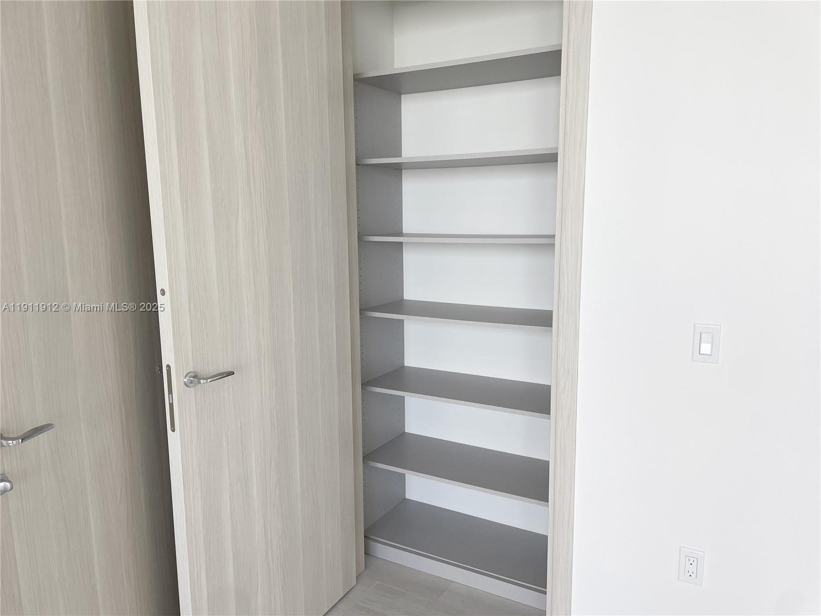1000 Brickell Plz #PH5405, Miami FL 33131