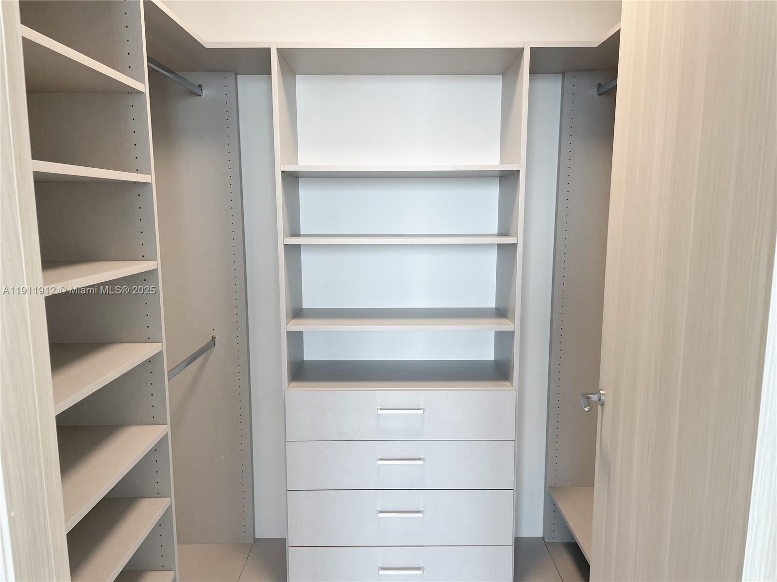 1000 Brickell Plz #PH5405, Miami FL 33131