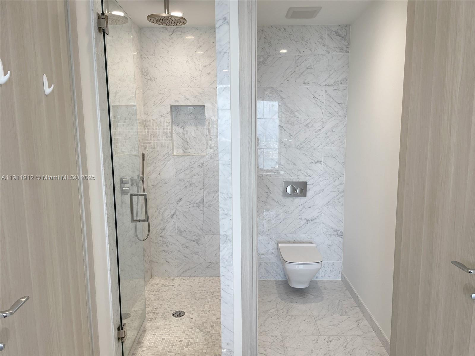 1000 Brickell Plz #PH5405, Miami FL 33131