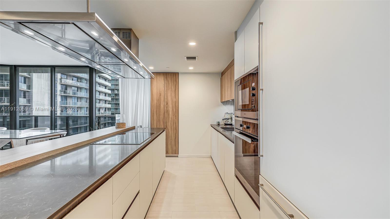 1000 Brickell Plz #3002, Miami FL 33131