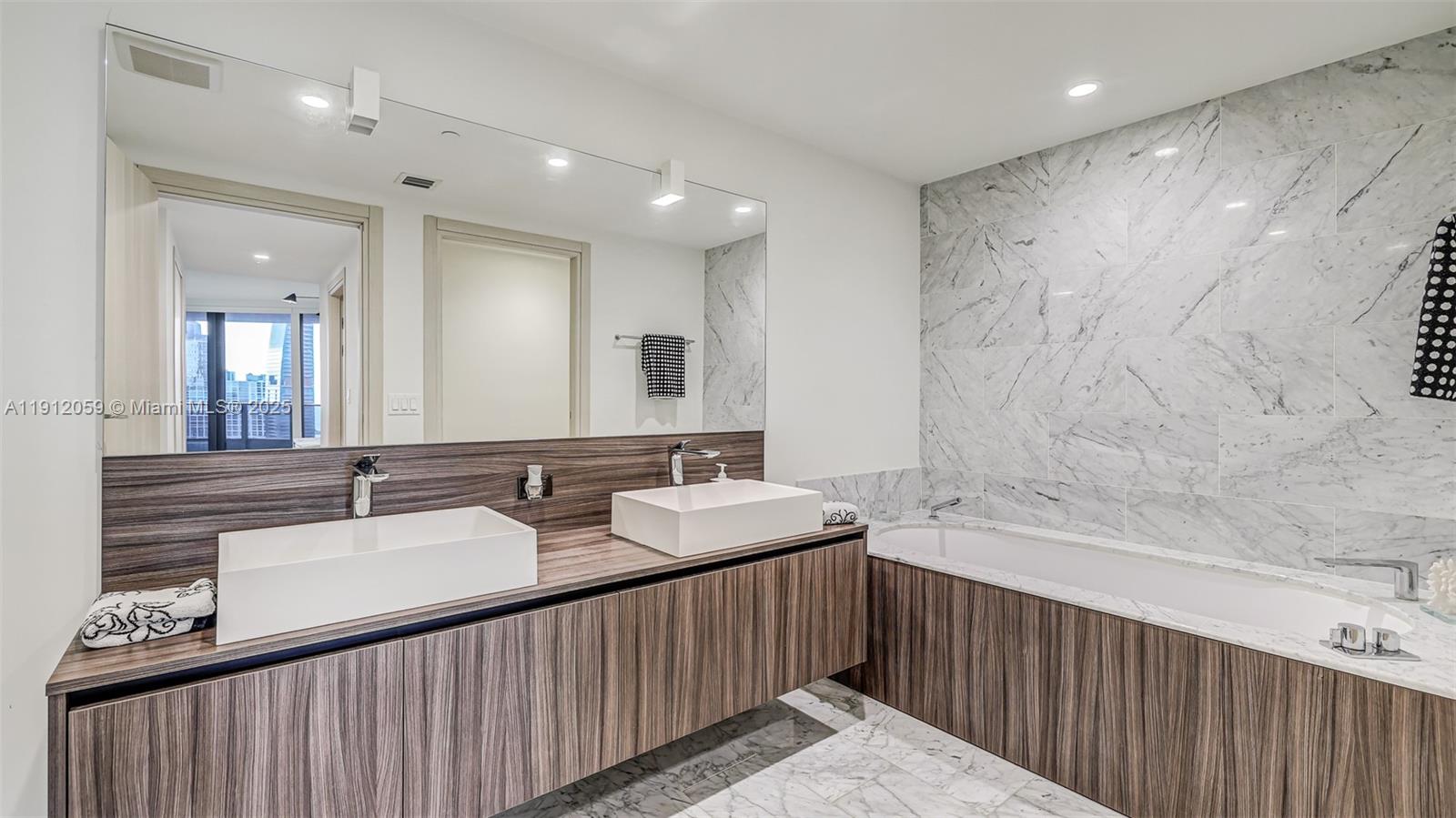 1000 Brickell Plz #3002, Miami FL 33131