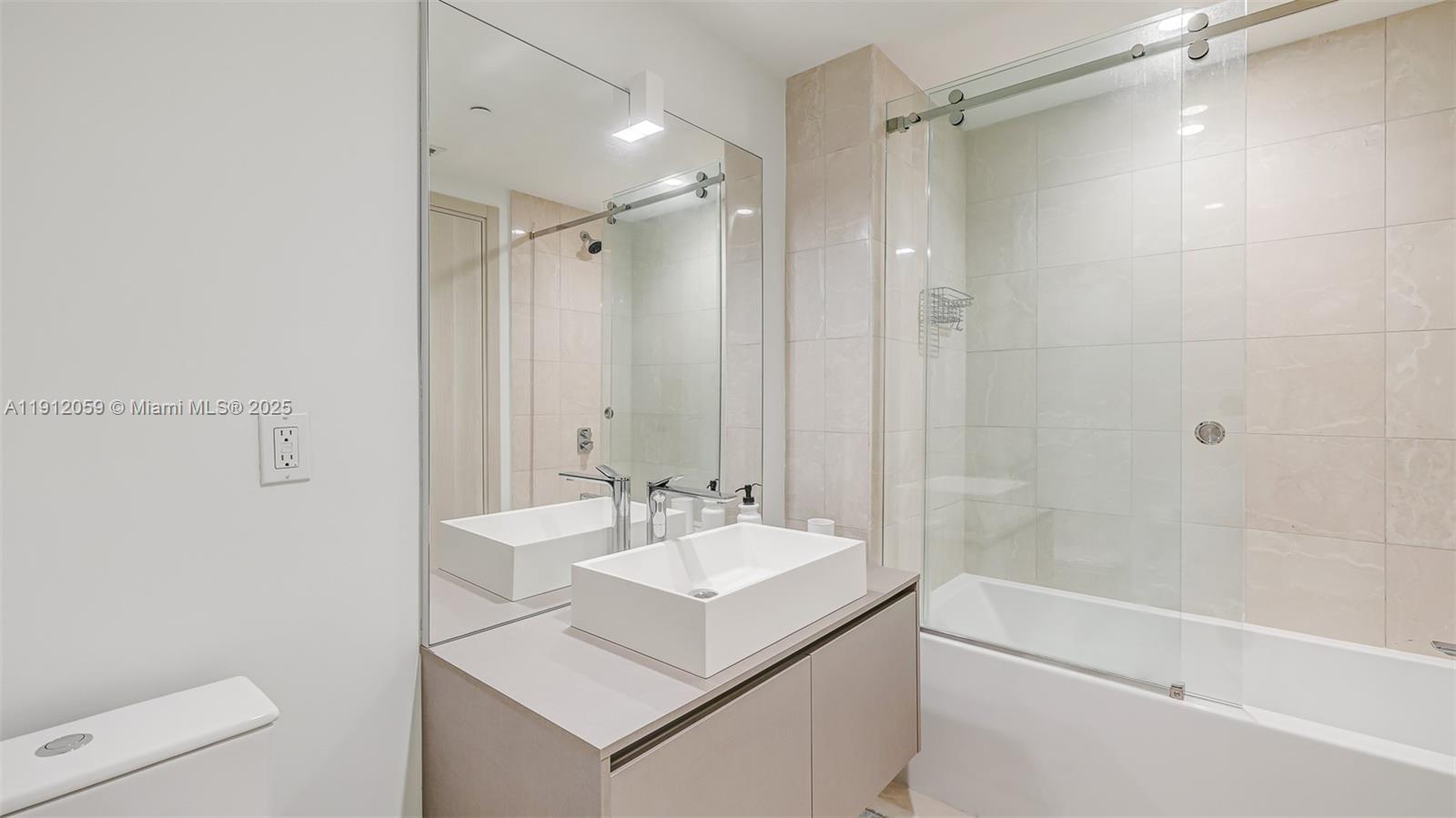 1000 Brickell Plz #3002, Miami FL 33131