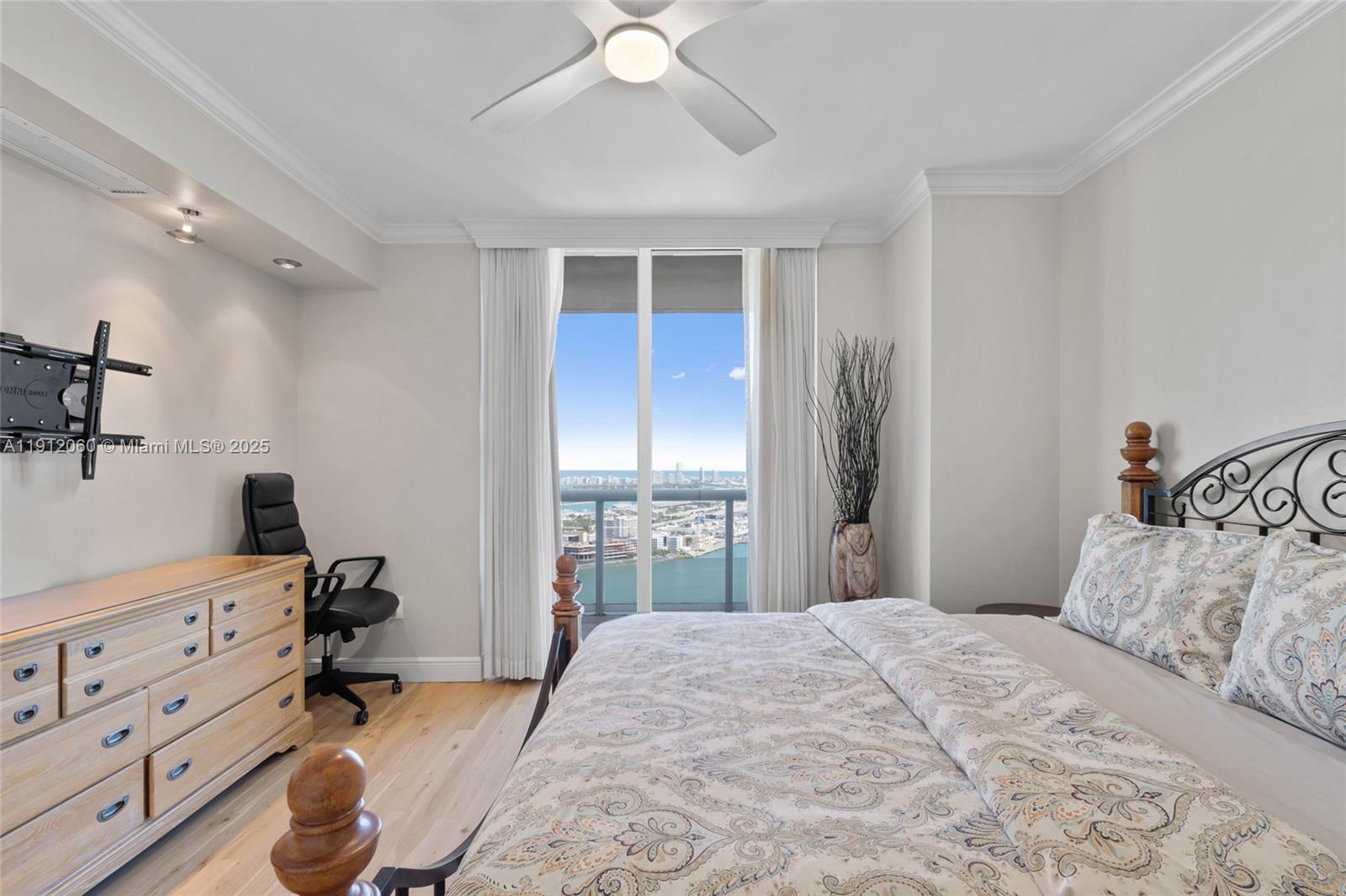 50 Biscayne Blvd #4808, Miami FL 33132