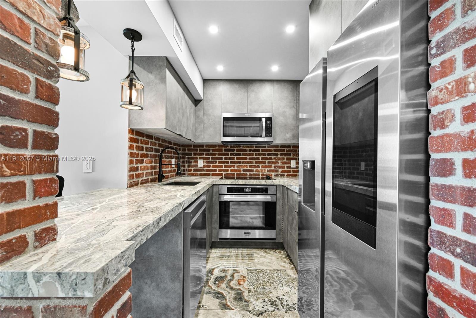 1000 West Ave #915, Miami Beach FL 33139