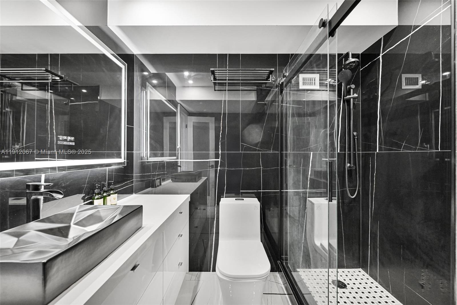 1000 West Ave #915, Miami Beach FL 33139