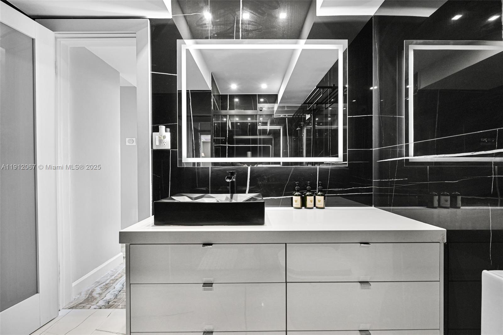 1000 West Ave #915, Miami Beach FL 33139