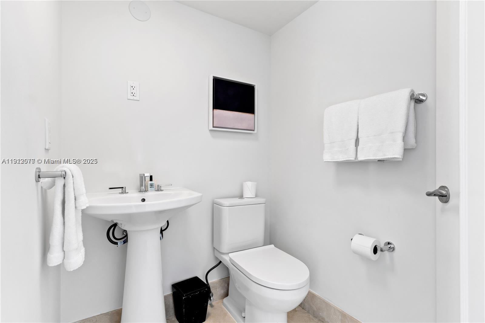 4401 Collins Ave #1604, Miami Beach FL 33140
