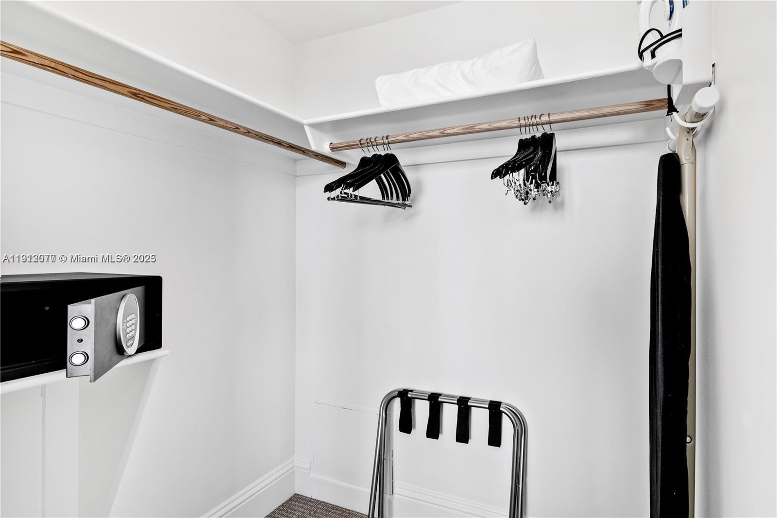 4401 Collins Ave #1604, Miami Beach FL 33140
