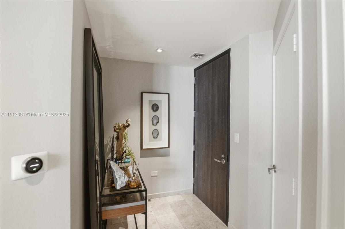 88 SW 7th St #1111, Miami FL 33130