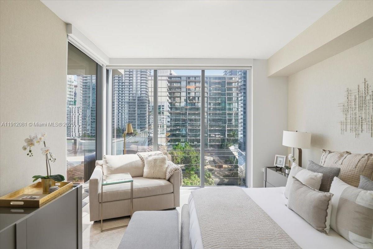 88 SW 7th St #1111, Miami FL 33130