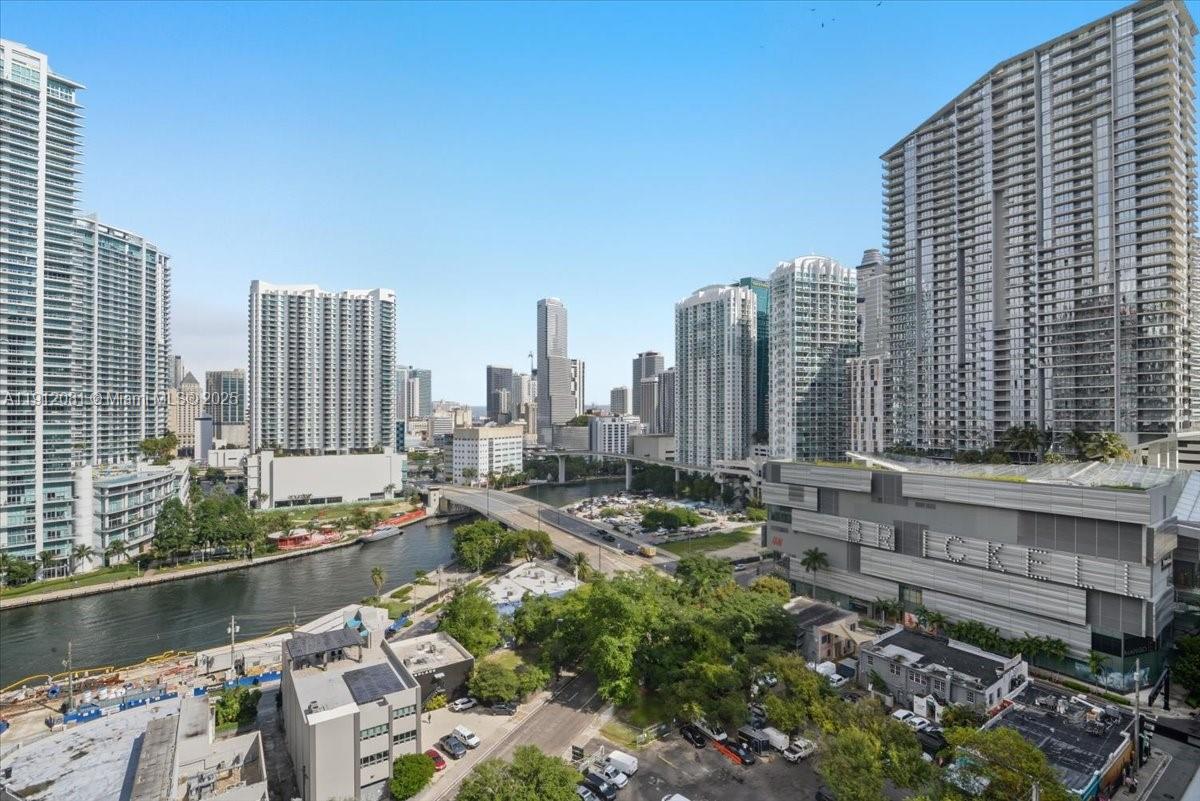 88 SW 7th St #1111, Miami FL 33130
