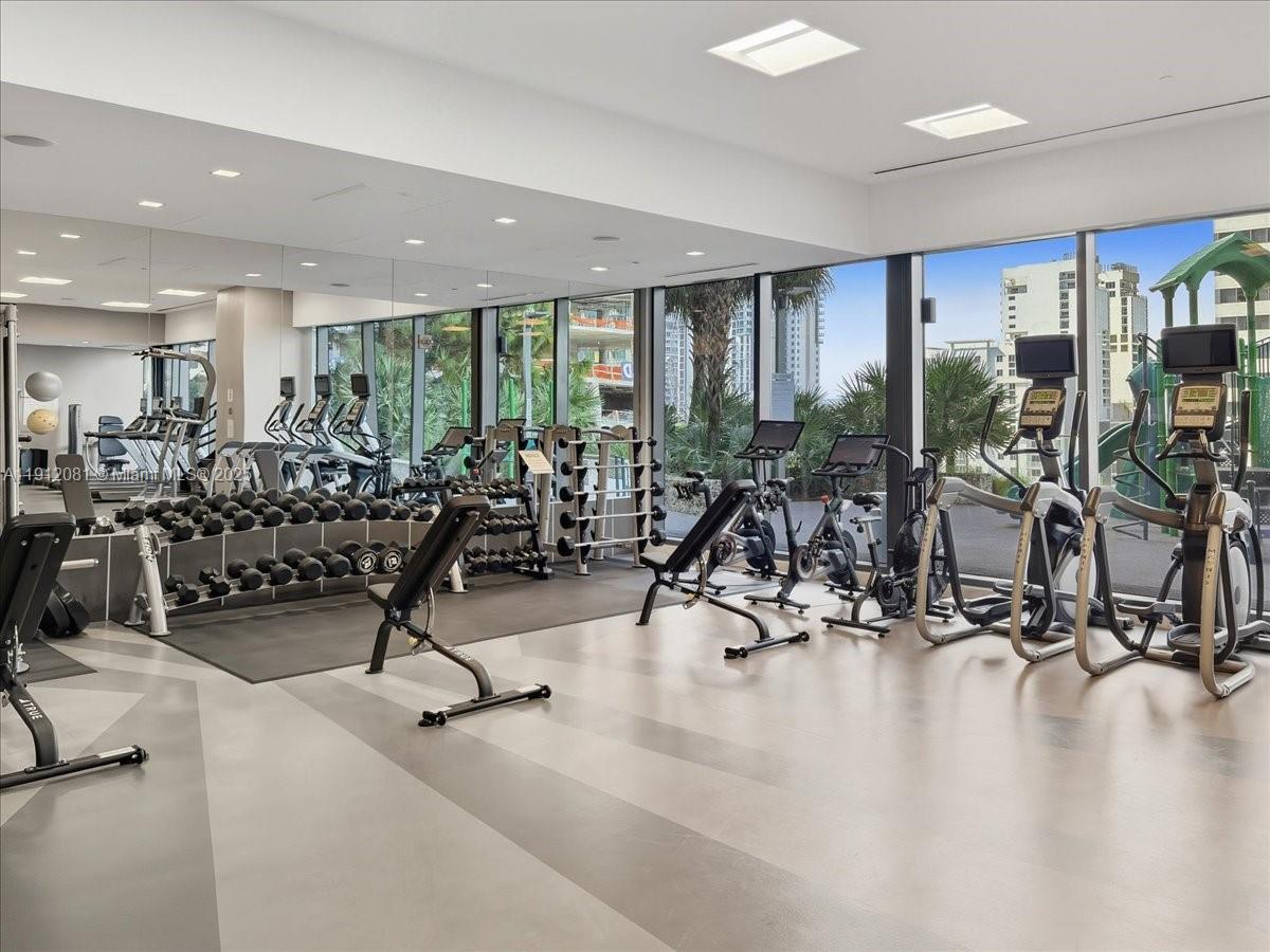 88 SW 7th St #1111, Miami FL 33130