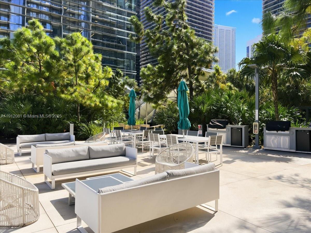 88 SW 7th St #1111, Miami FL 33130