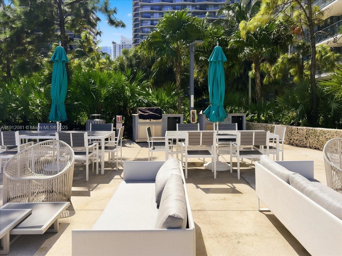 88 SW 7th St #1111, Miami FL 33130