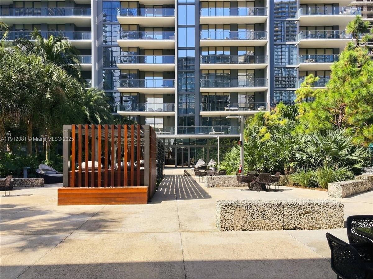 88 SW 7th St #1111, Miami FL 33130