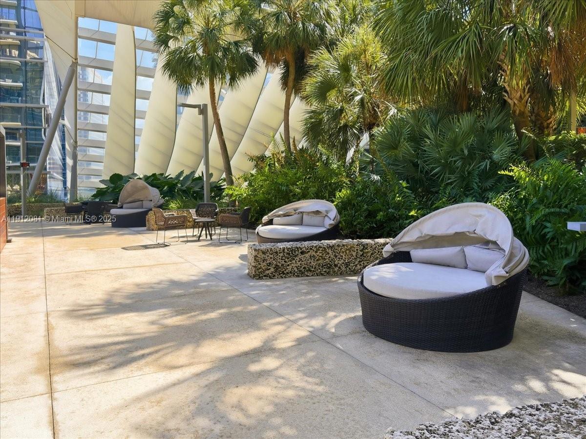 88 SW 7th St #1111, Miami FL 33130