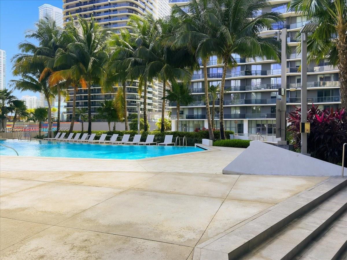 88 SW 7th St #1111, Miami FL 33130