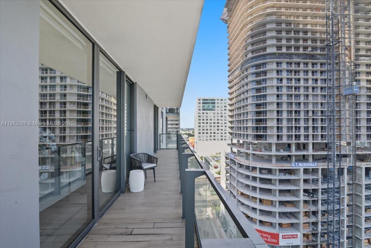 88 SW 7th St #1111, Miami FL 33130