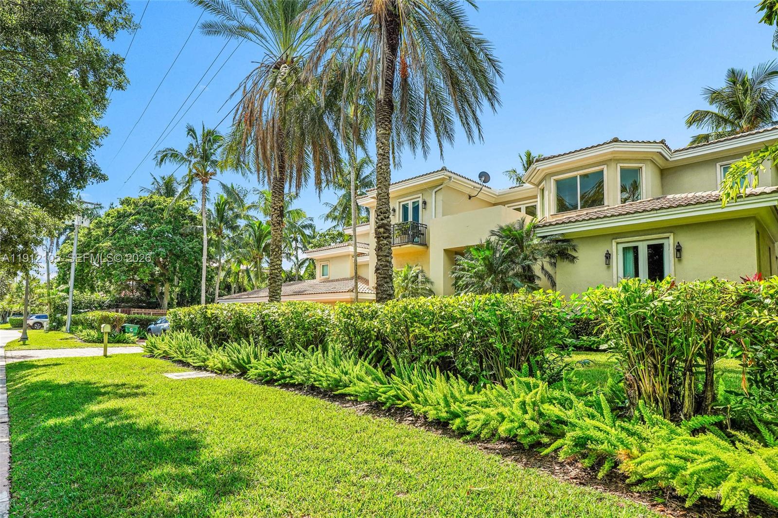 550 Harbor Dr, Key Biscayne FL 33149