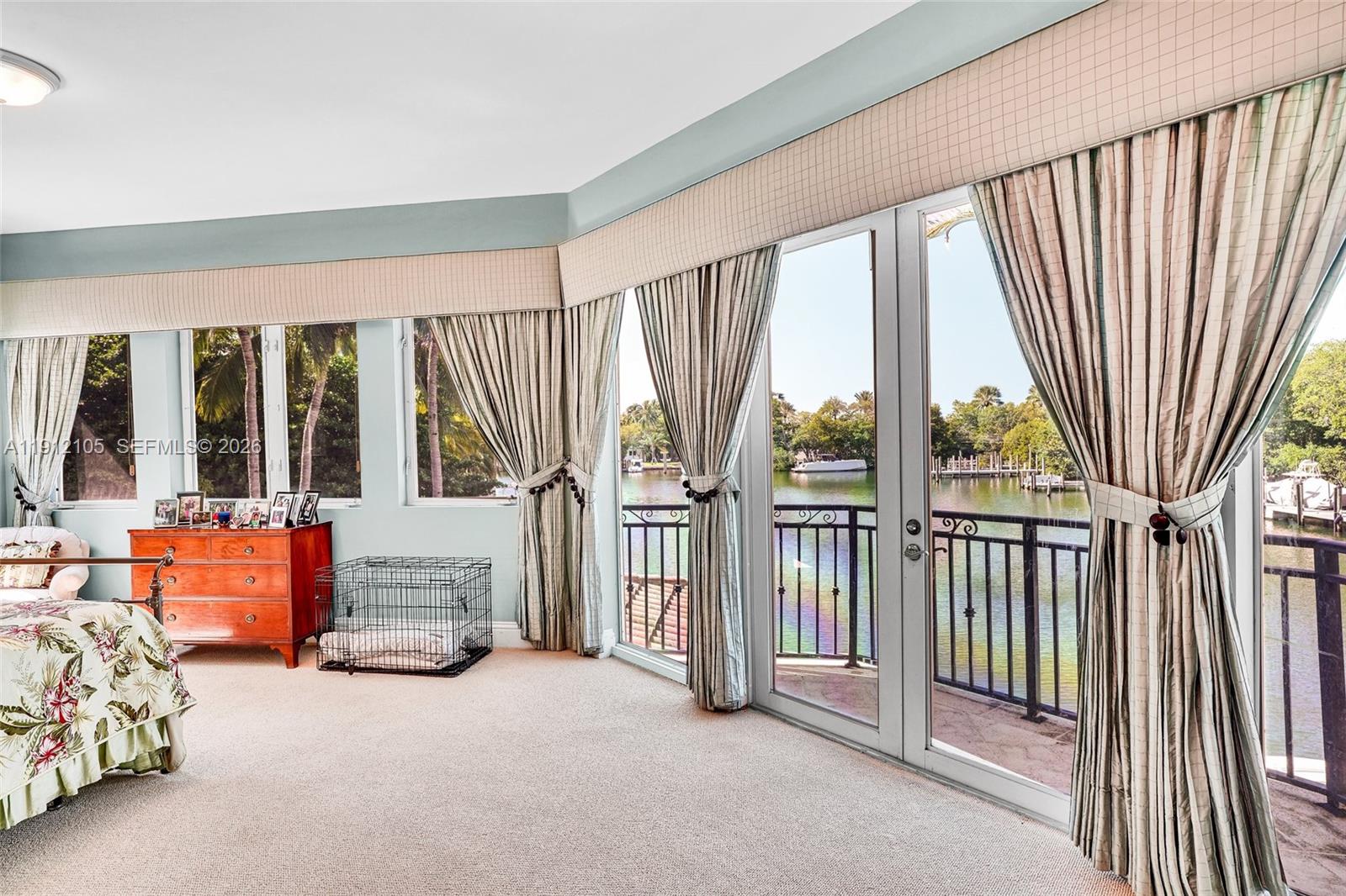 550 Harbor Dr, Key Biscayne FL 33149