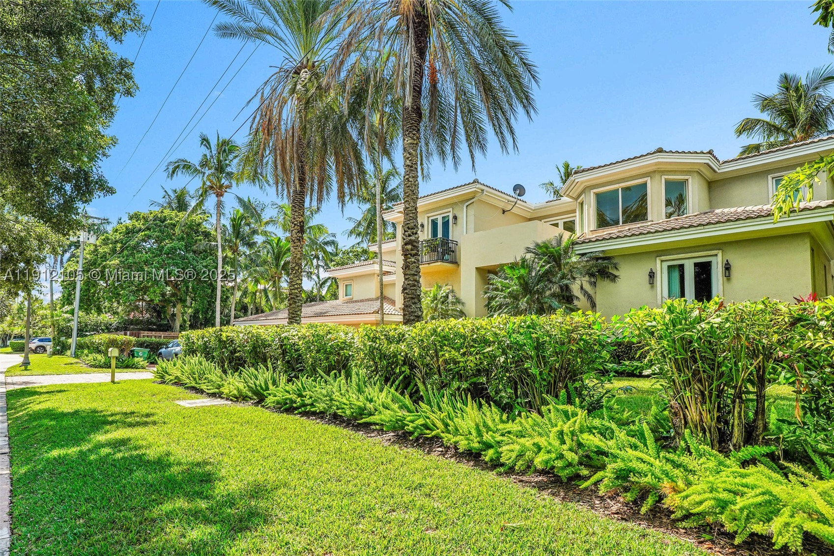 550 Harbor Dr, Key Biscayne FL 33149