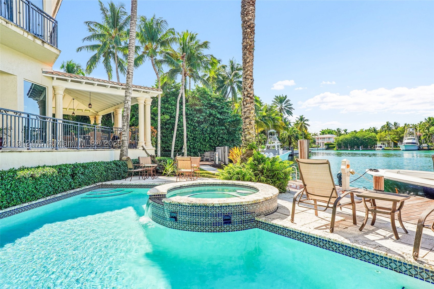550 Harbor Dr, Key Biscayne FL 33149